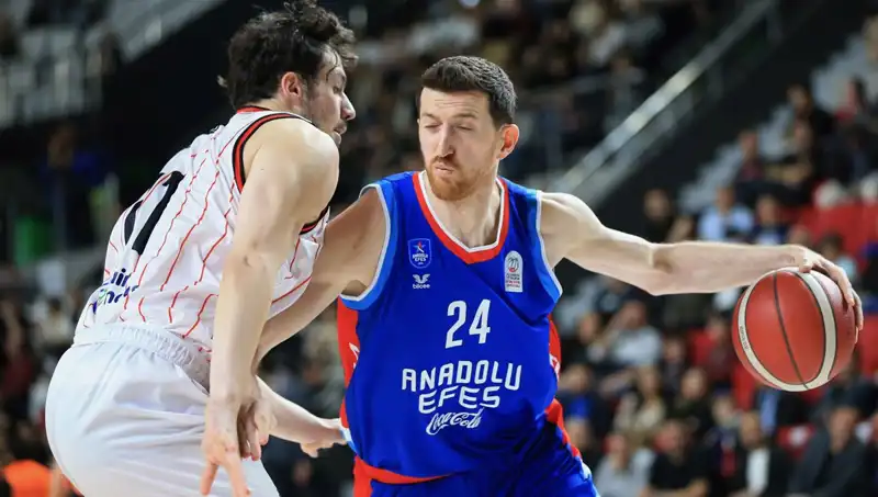 Anadolu Efes, Euroleague'de Şampiyonluk İçin Kritik Bir Maça Hazırlanıyor
