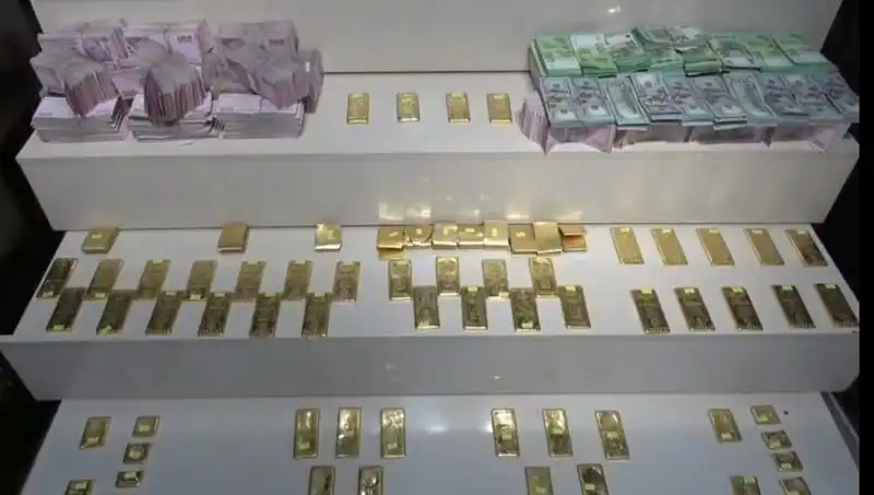 Van Havalimanı'nda Kaçak Altın ve Para Operasyonu: Gözaltılar Var!
