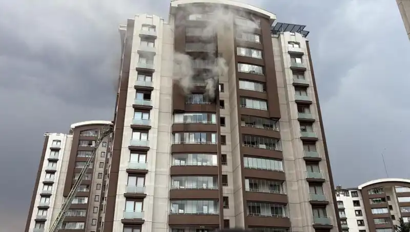 Ankara'da 14 Katlı Binada Yangın: Kurtarma Operasyonu ve Can Pazarı