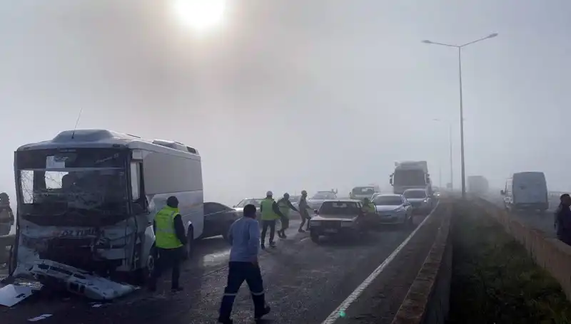 Sisli Hava Koşulları Trafik Kazasına Neden Oldu: 7 Yaralı
