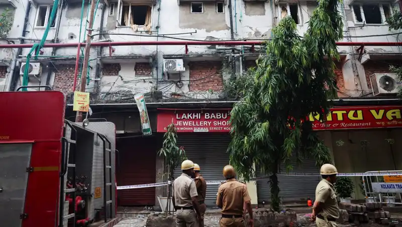Hindistan'daki Otel Yangını: 15 Hayat Kurbanı, Korkunç Sahne Ortaya Çıktı