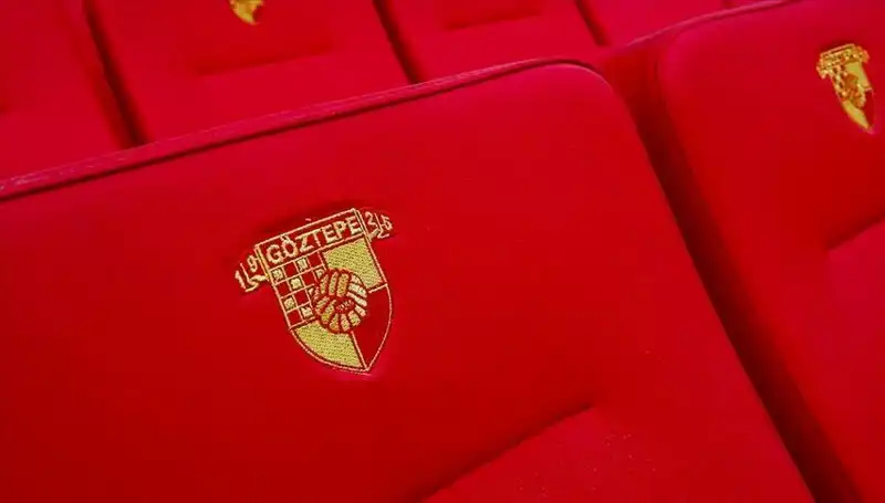 Göztepe, Güçlü Santrfor Junior Olaitan ile El Sıkıştı