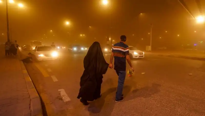 Irak'ta Kum Fırtınası: Havalimanları Kapandı ve Binlerce İnsan Etkilendi