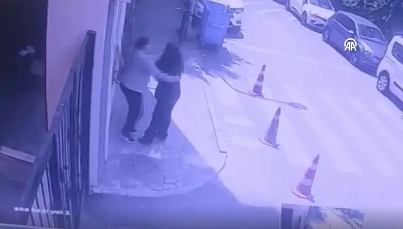 İstanbul'da Lise Tuvaletinde Yaşanan Dehşet Olayı Şok Etti