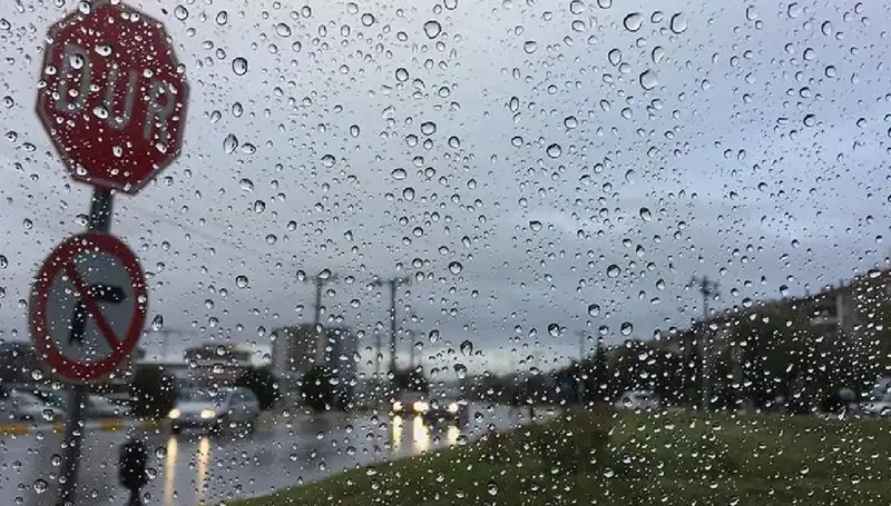 Meteoroloji'den 20 İl için Sağanak Yağış Uyarısı: Sıcaklık Düşüyor!