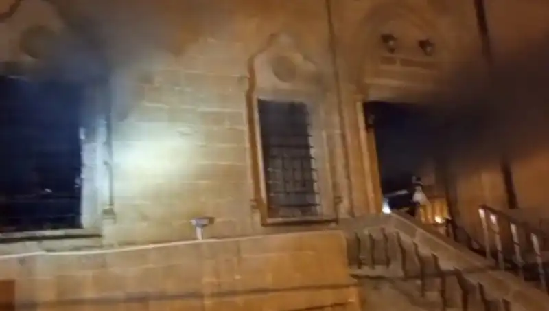 Mardin'de Cami Yangını: Yangının Nedeni ve Sonrası Neler Yaşandı?