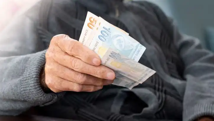 Emekli İkramiyesi 4 Bin TL Olacak: Genel Kurul'da Tarihi Teklif!