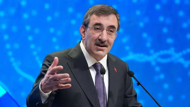 Cevdet Yılmaz: "Sorumlu Siyasetçiler Ülke Firmalarını Hedef Gösteremez"