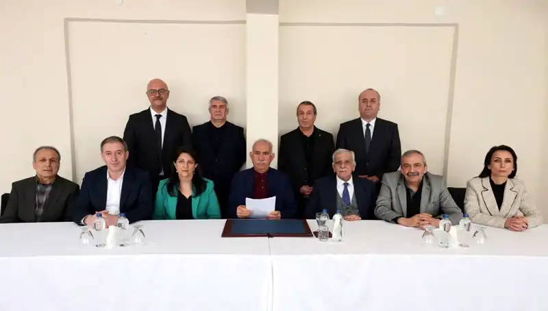 PKK'nın Fesih İlanı: Terörsüz Türkiye İçin Yeni Bir Dönem Mi Geliyor?