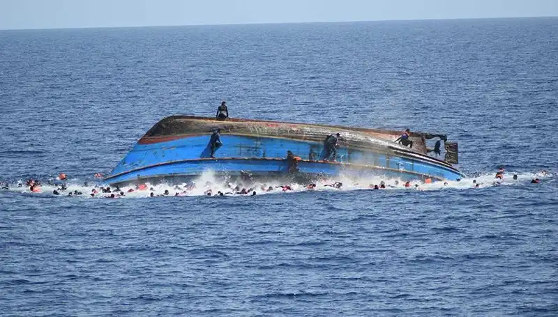 Filipinler'de Gemide Trajikş İkaza: 4 Kayıp, 7 Kişi İçin Arama Devam Ediyor