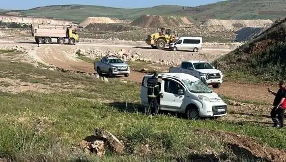 Mardin’de Feci Kaza: Dört Kişi Yaralandı, Sürücü Kayıplara Karıştı