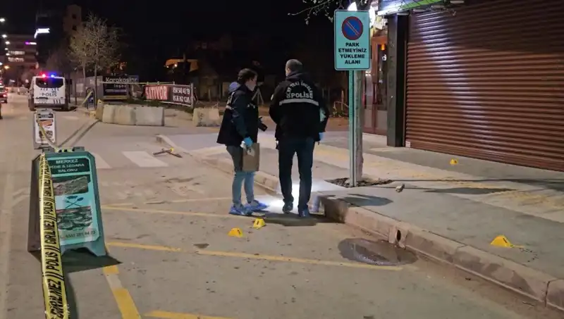 Pideci Dükkanında Çıkan Kavga Kanlı Bitti: 1 Ölü, 3 Yaralı