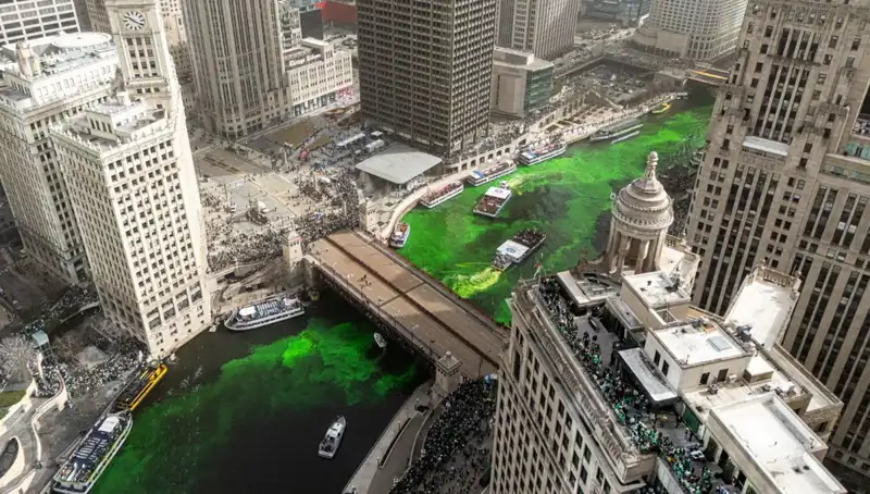 ABD'nin Kalbinde Aziz Patrick Günü: Chicago Nehri Yeşile Boyandı