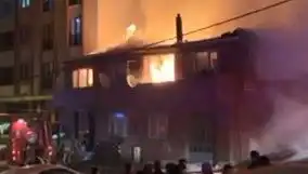 Gaziosmanpaşa'da İki Binası Alev Alev Yandı, Halk Panik İçinde!