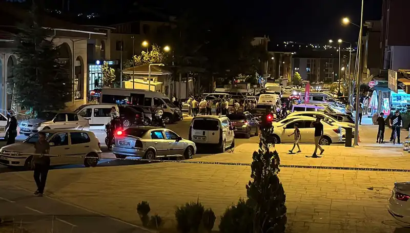 İki Aile Arasındaki Kavga: 1'i Ağır 3 Yaralı
