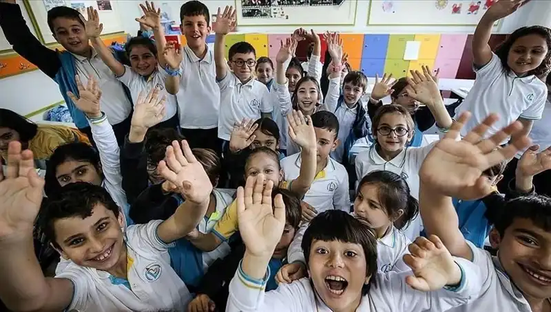 9 Günlük Tatil Sonrası Okullarda Zil Yeniden Çalıyor!