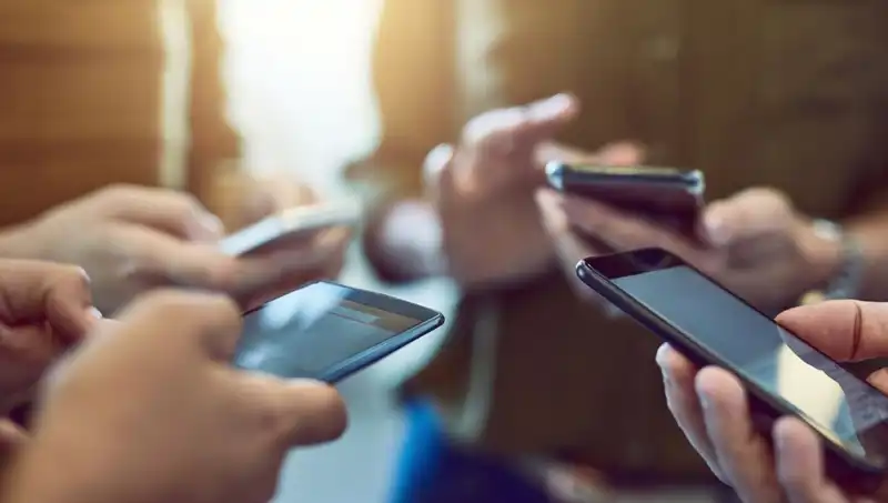 Uygun Fiyatlı Oppo A5 Pro 4G Tanıtıldı: Performans ve Dayanıklılığın Adresi