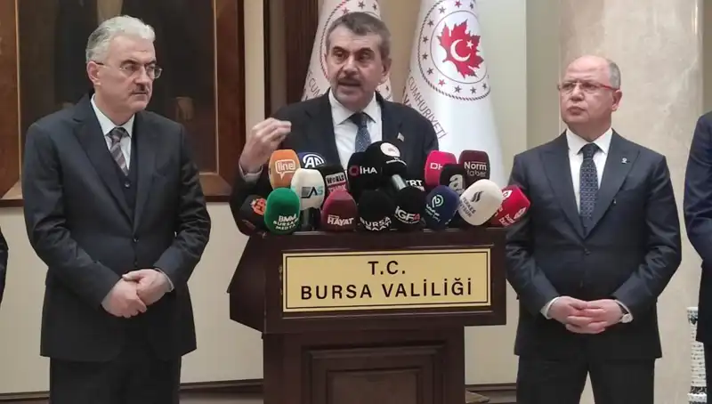 Bakan Tekin, Protestoculara Yaptırım Uyarısında Bulundu