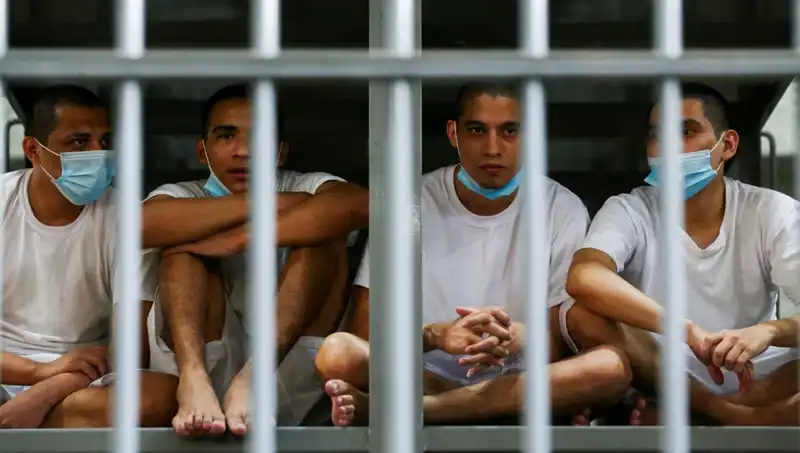 El Salvador, Venezuela’ya Siyasi Tutukluları Önerdi: Nedenleri ve Sonuçları