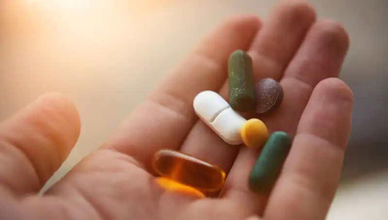 ABD'li Doktordan Şok Uyarı: Bu 3 Vitamin Takviyesini Kesinlikle Almayın!
