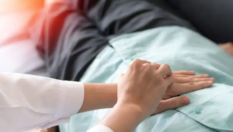 Doktora Gittiğinde 1 Yıl Ömrü Kaldığını Öğrendi: Hayatını Değiştiren Bir Belirti