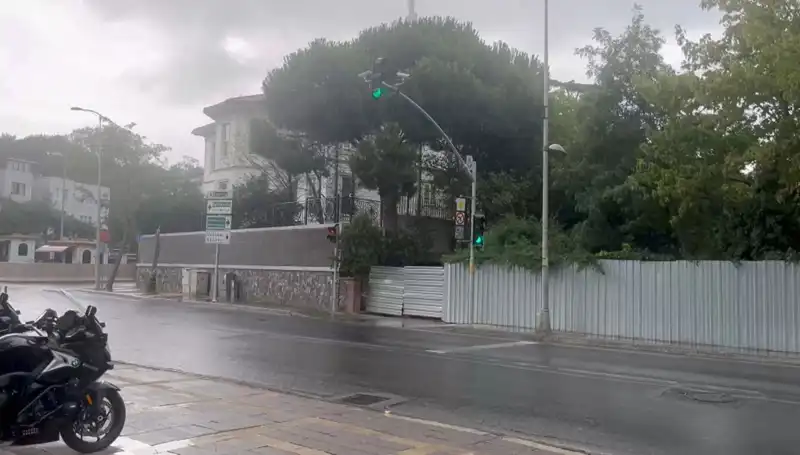 İstanbul'u Vuran Sağanak Yağışlar: Şehirde Hayat Durdu!
