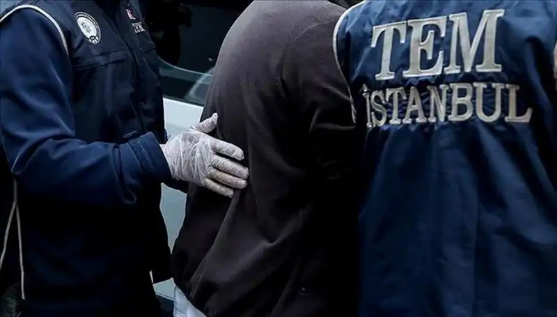 İstanbul Belediyesi'nde DHKP-C Operasyonu: 35 Gözaltı ve Eski Başkan Şükrü Genç'in Durumu