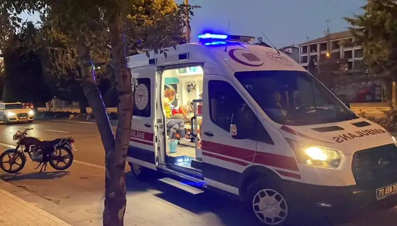 İstanbul'da Şok Olay: Otomobil Motosikleti 70 Metre Sürükledi!