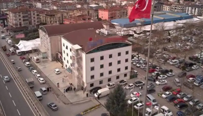 Depreme Dayanıklı Yeni Hastane: Beton Perde Kesildi Mi?