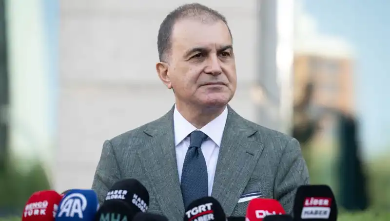 Ömer Çelik’ten Özel’e Sert Tepki: Meşru Alanı Tehdit Eden Açıklamalar Yok Hükmündedir