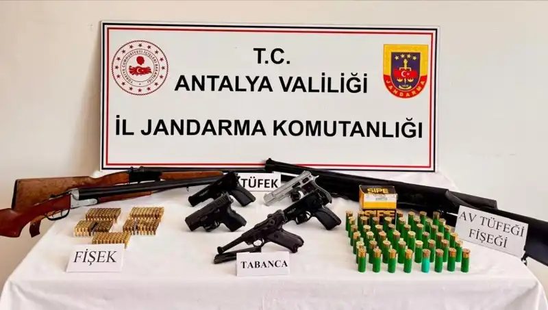 Antalya'da Ruhsatsız Silah Operasyonu: Suçlulara Darbe Üstüne Darbe