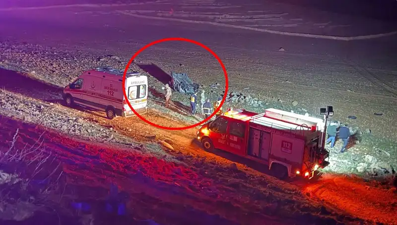 Otomobil Kazasında Feci Son: Şarampole Devrilen Araçtan İki Kişi Fırlayarak Hayatını Kaybetti