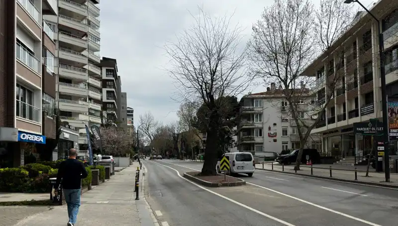 Kadıköy'deki Tehlikeli Cadde: Sürekli Kazalarla Anılan Nokta