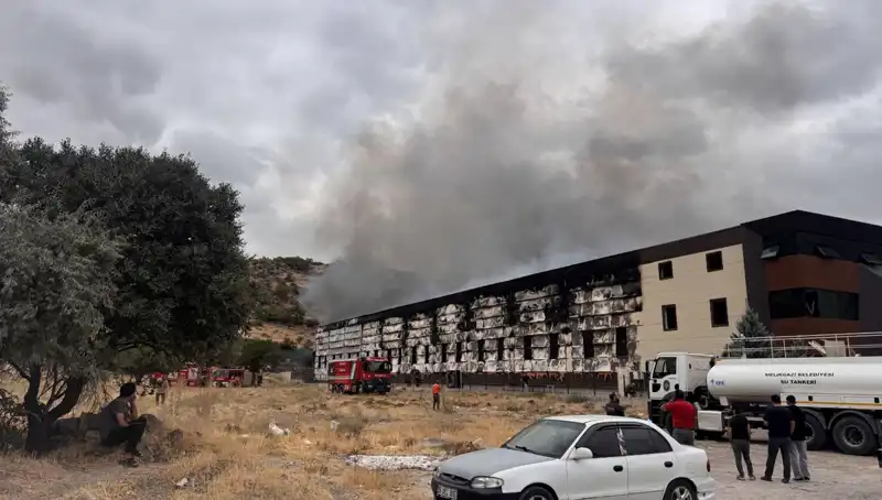 Kayseri’de Mobilya Fabrikasında Korkutan Yangın: Can ve Mal Kaybı Olmadı