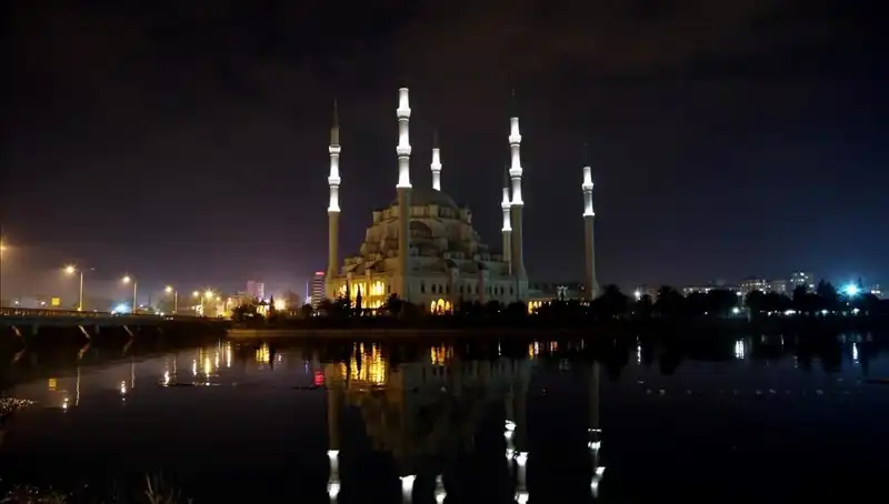 Adana'da 2025 Ramazan İftar Vakti: Oruç Açma Saatleri Neler?